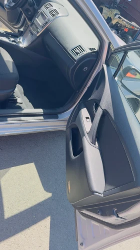 Toyota Avensis 2.0 i, снимка 7