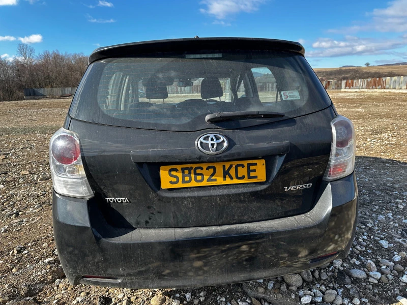 Toyota Verso 1.8 Valvematic 147  НА ЧАСТИ, снимка 6 - Автомобили и джипове - 41260141