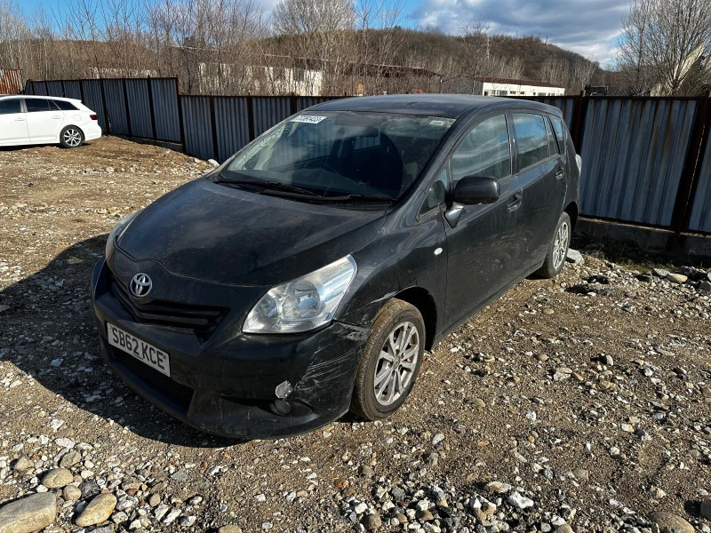 Toyota Verso 1.8 Valvematic 147  НА ЧАСТИ, снимка 1 - Автомобили и джипове - 41260141