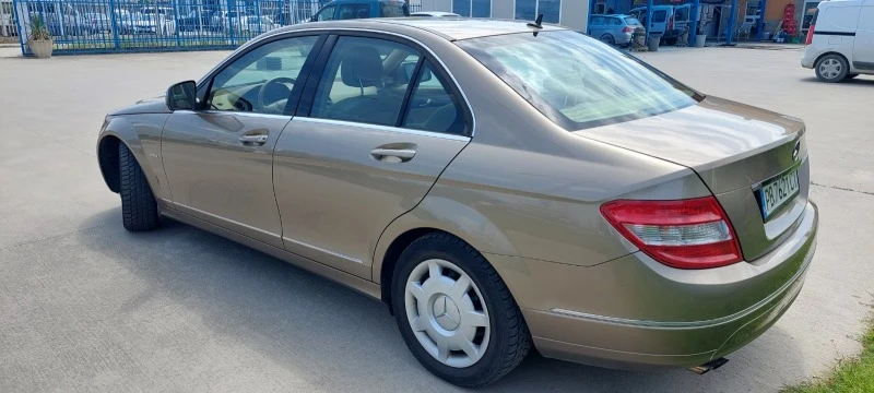 Mercedes-Benz C 180, снимка 13 - Автомобили и джипове - 47404711