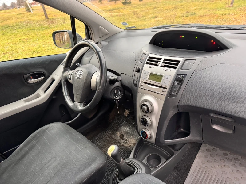 Toyota Yaris 1.4D4-D facelift Реални километри, снимка 15 - Автомобили и джипове - 48318943