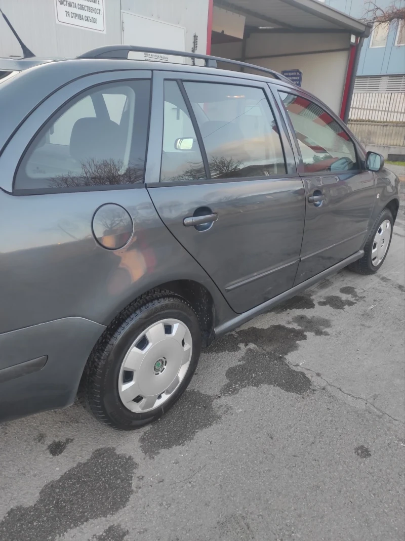 Skoda Fabia, снимка 4 - Автомобили и джипове - 49010596