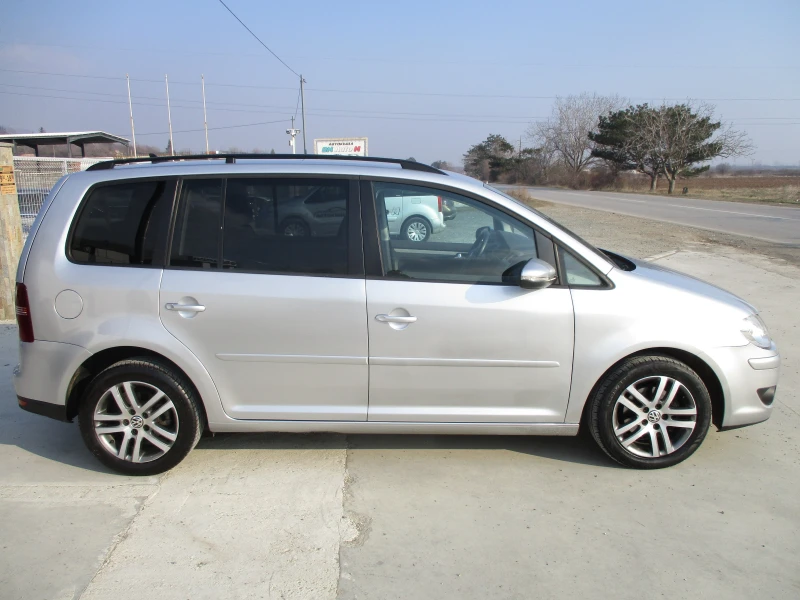 VW Touran 1.9 TDI/105PS/KATO НОВА/7 МЕСТА/, снимка 3 - Автомобили и джипове - 49272325