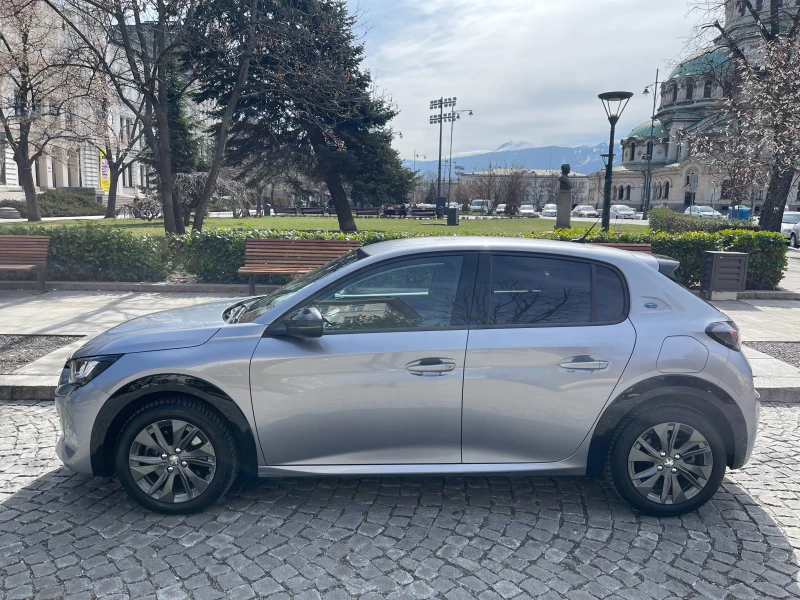 Peugeot 208 50 kWh Allure, снимка 8 - Автомобили и джипове - 49508248