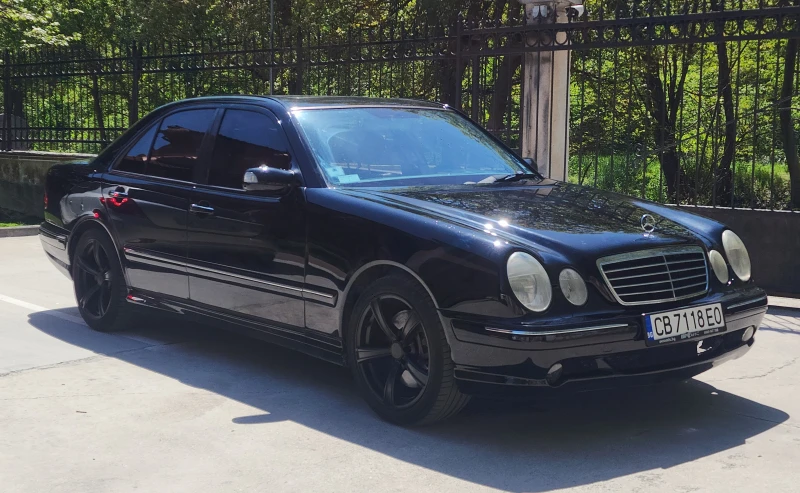 Mercedes-Benz E 55 AMG, снимка 2 - Автомобили и джипове - 50021666