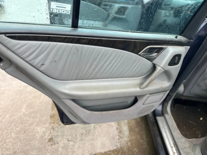 Mercedes-Benz E 300 606, снимка 12 - Автомобили и джипове - 53257598