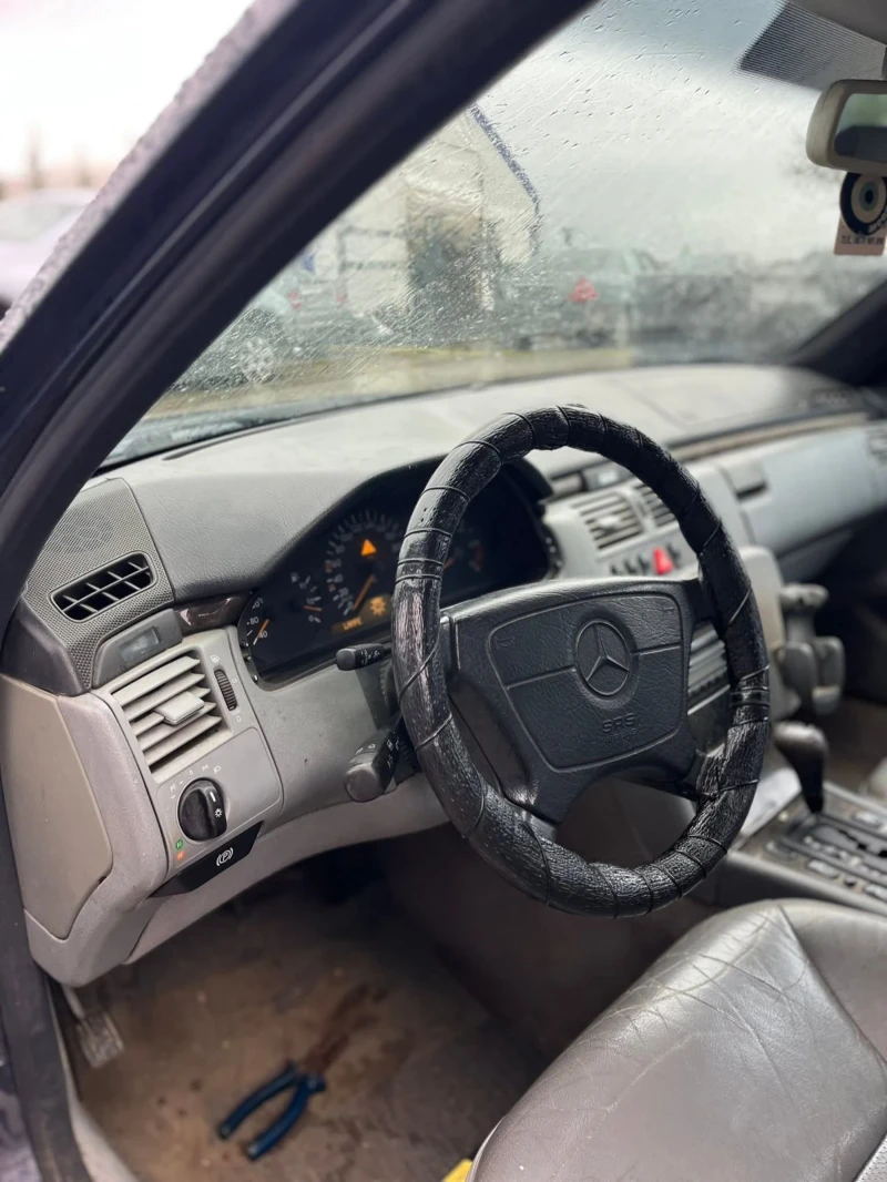 Mercedes-Benz E 300 606, снимка 9 - Автомобили и джипове - 53257598