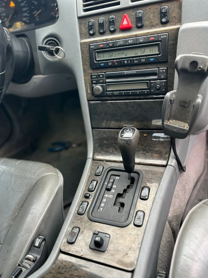Mercedes-Benz E 300 606, снимка 17 - Автомобили и джипове - 53257598