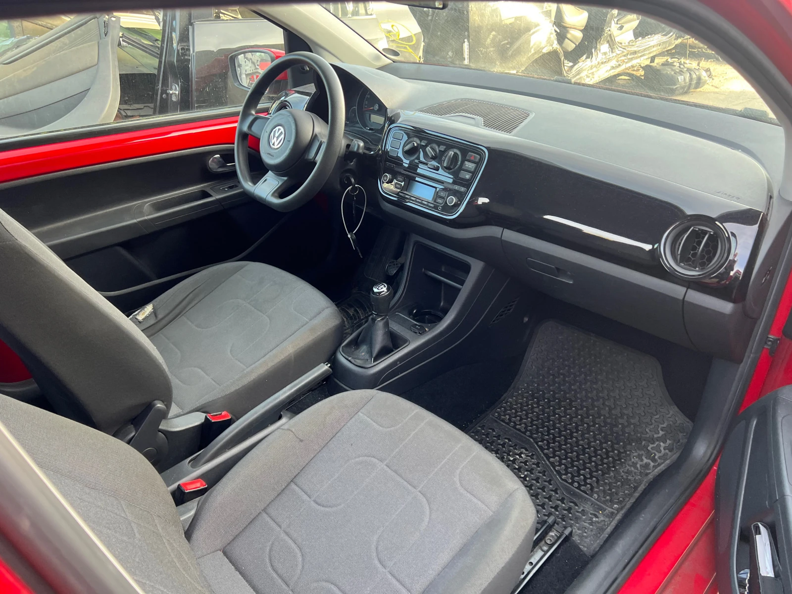 VW Up 1.0i | Mobile.bg   12