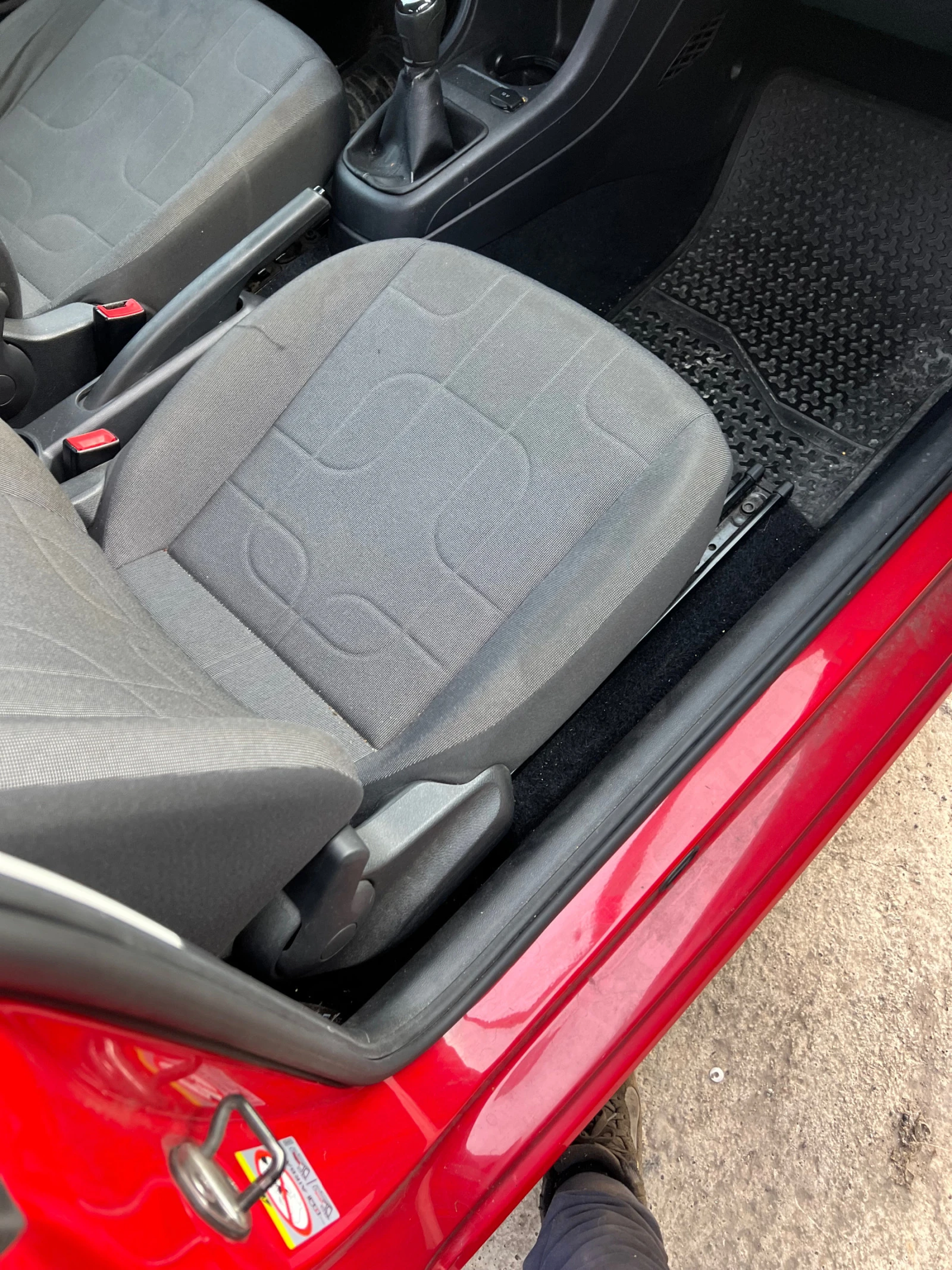 VW Up 1.0i | Mobile.bg   14