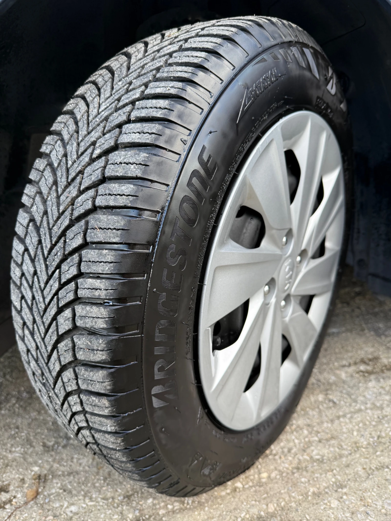 Kia Rio 1.25* * 2017.* * 6* * *  | Mobile.bg   9