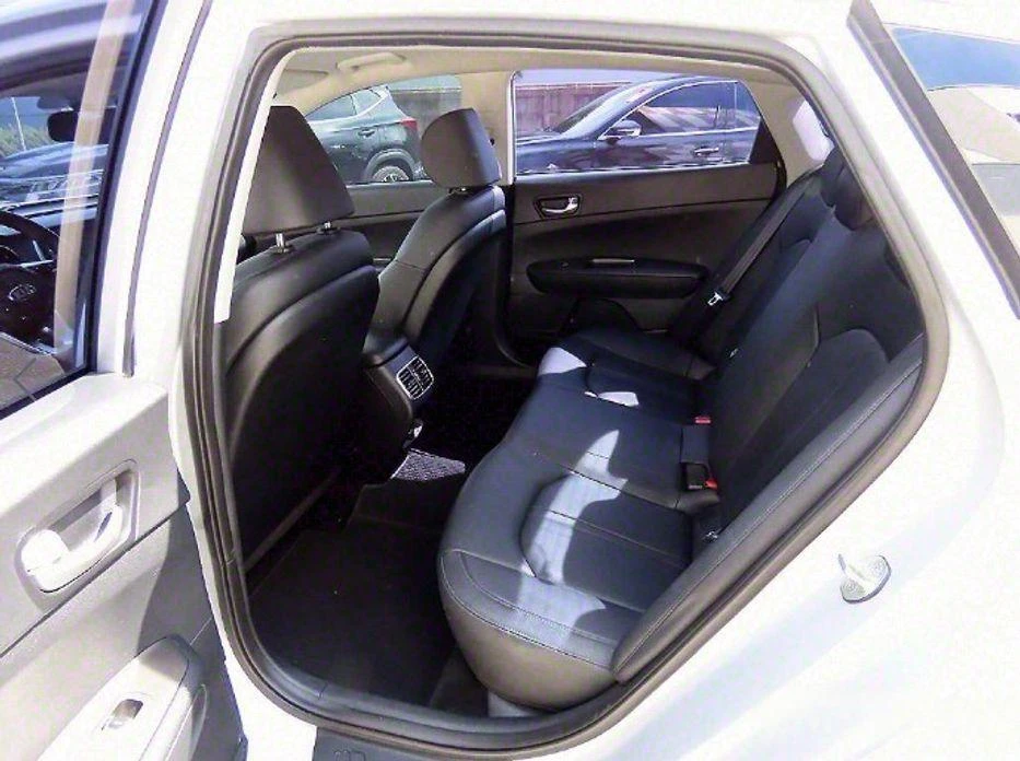 Kia K5  - изображение 6