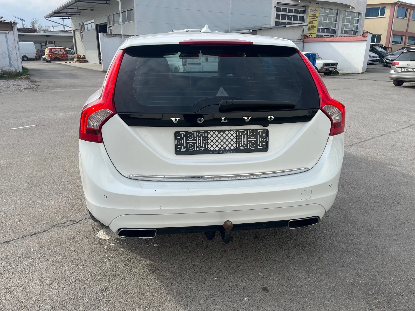 Volvo V60 D6 Plug-in Hybrid 4x4 Navi Distronic, снимка 5 - Автомобили и джипове - 53997212