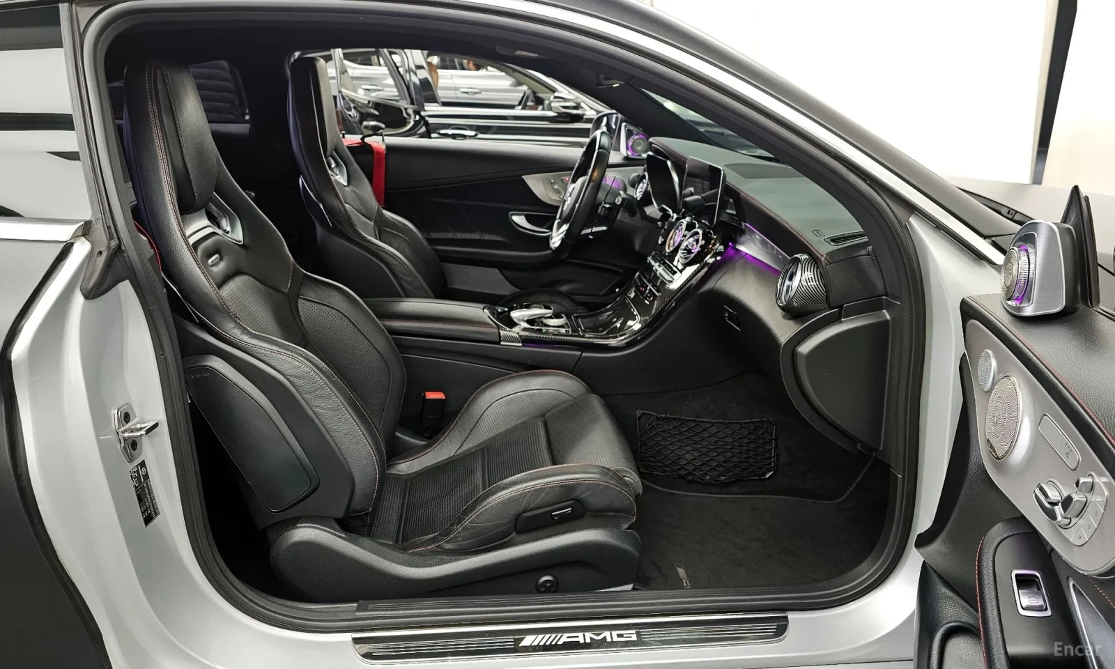 Mercedes-Benz C 43 AMG 2020* DIGITAL* BURMASTER* HEAD-UP* 360* КРАЙНА ЦЕН, снимка 11 - Автомобили и джипове - 54073180