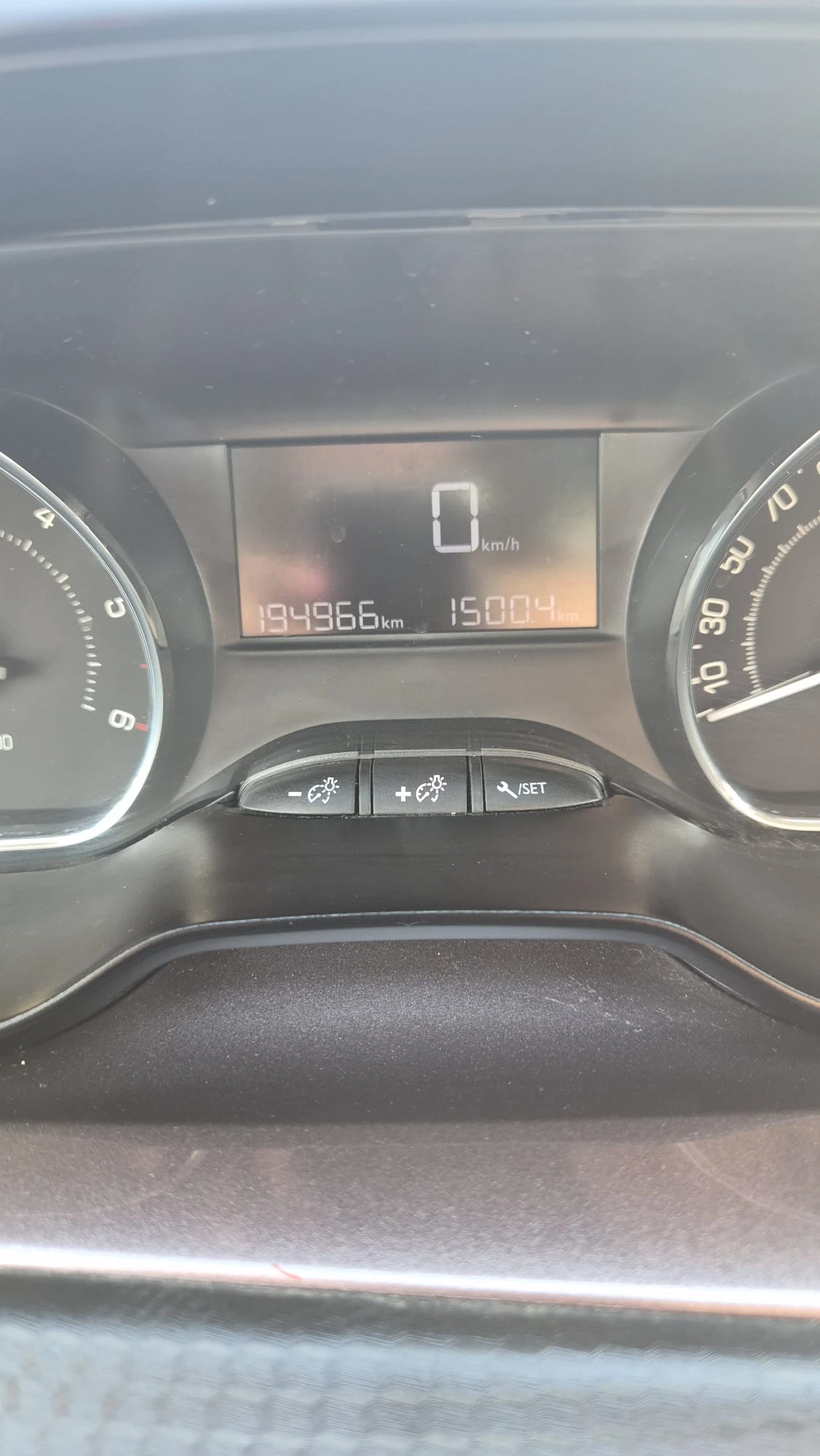 Peugeot 2008 1.6 Е HDI, снимка 10 - Автомобили и джипове - 54463349