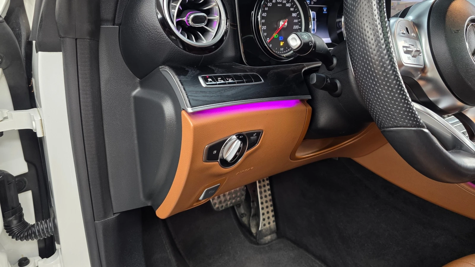 Mercedes-Benz E 220, снимка 17 - Автомобили и джипове - 55291495