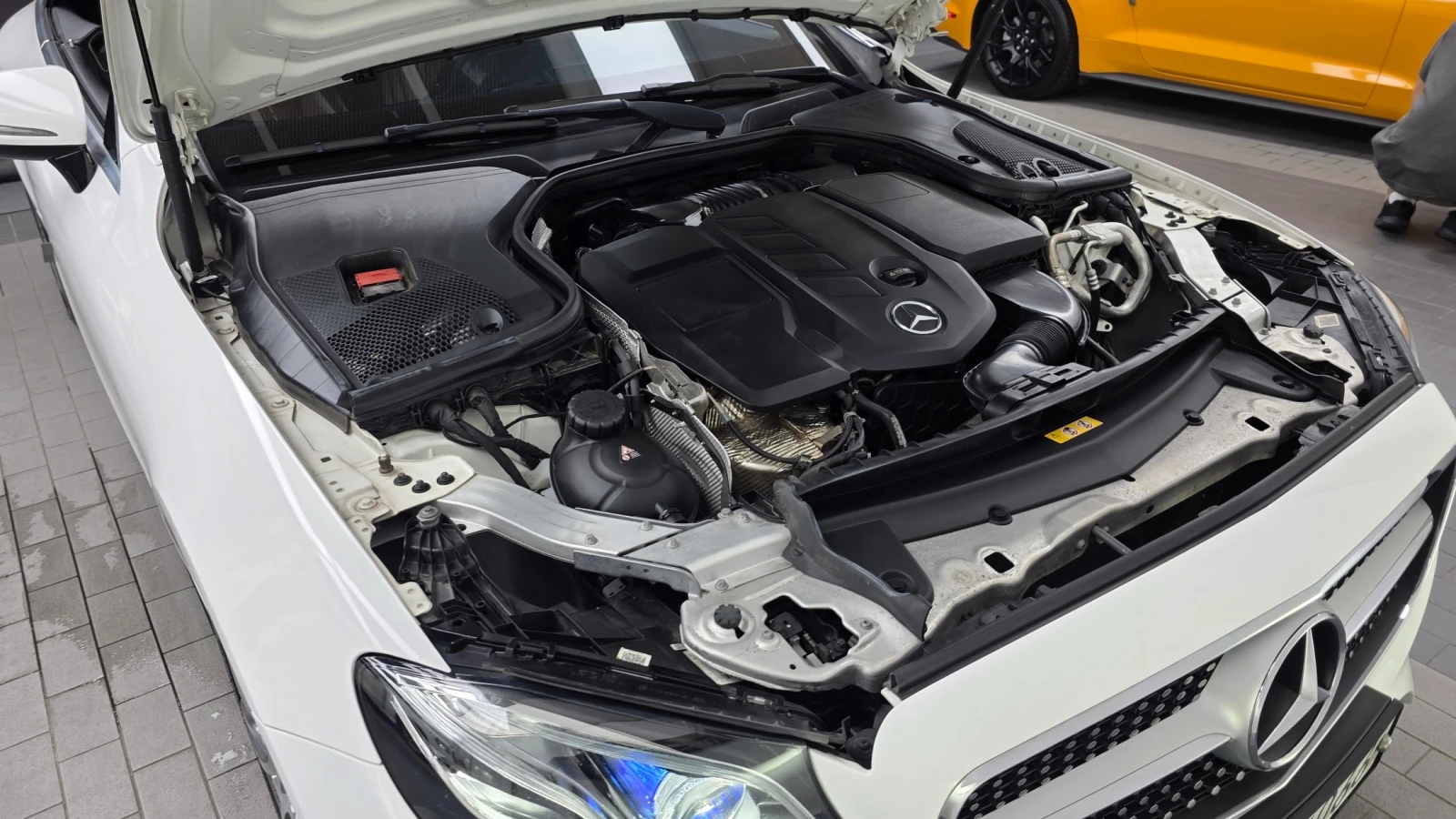 Mercedes-Benz E 220, снимка 6 - Автомобили и джипове - 55291495