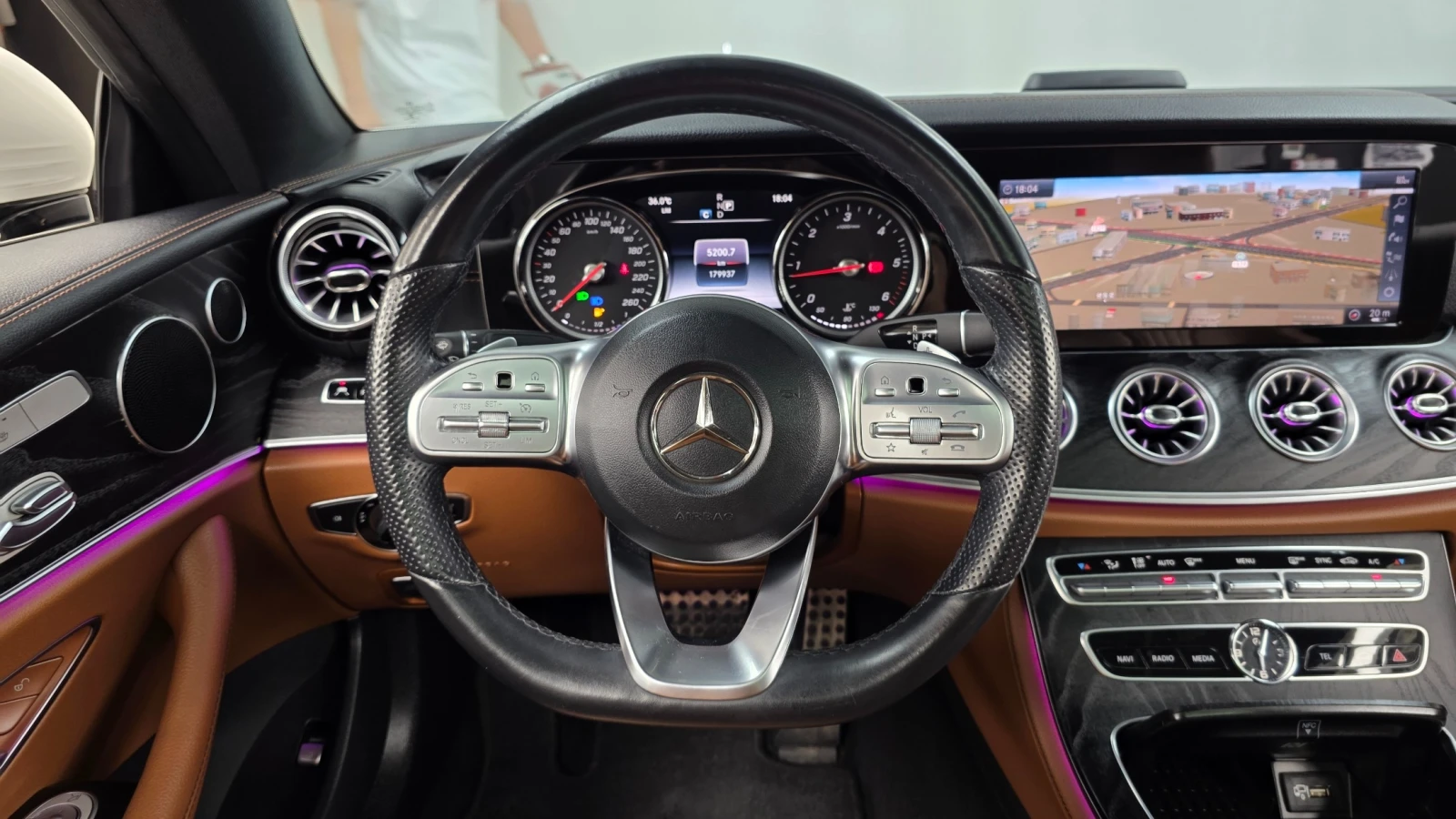 Mercedes-Benz E 220, снимка 13 - Автомобили и джипове - 55291495