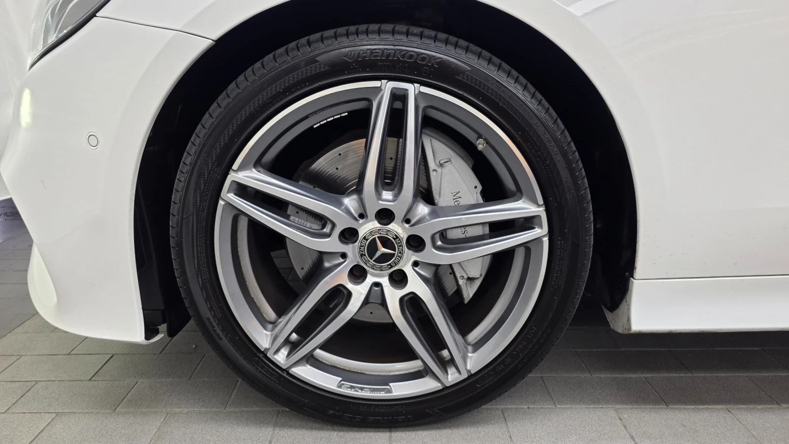 Mercedes-Benz E 220, снимка 5 - Автомобили и джипове - 55291495