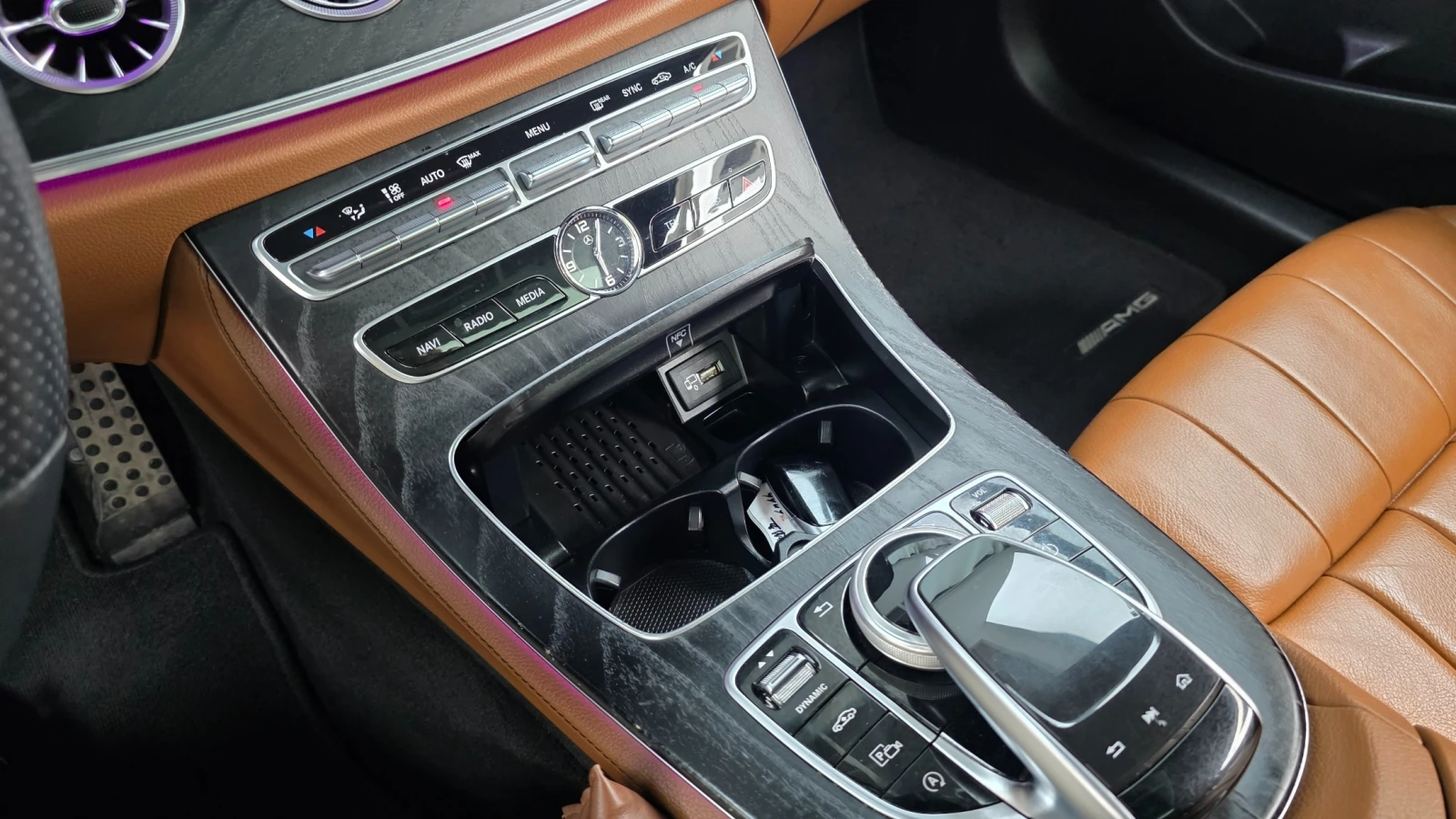 Mercedes-Benz E 220, снимка 9 - Автомобили и джипове - 55291495
