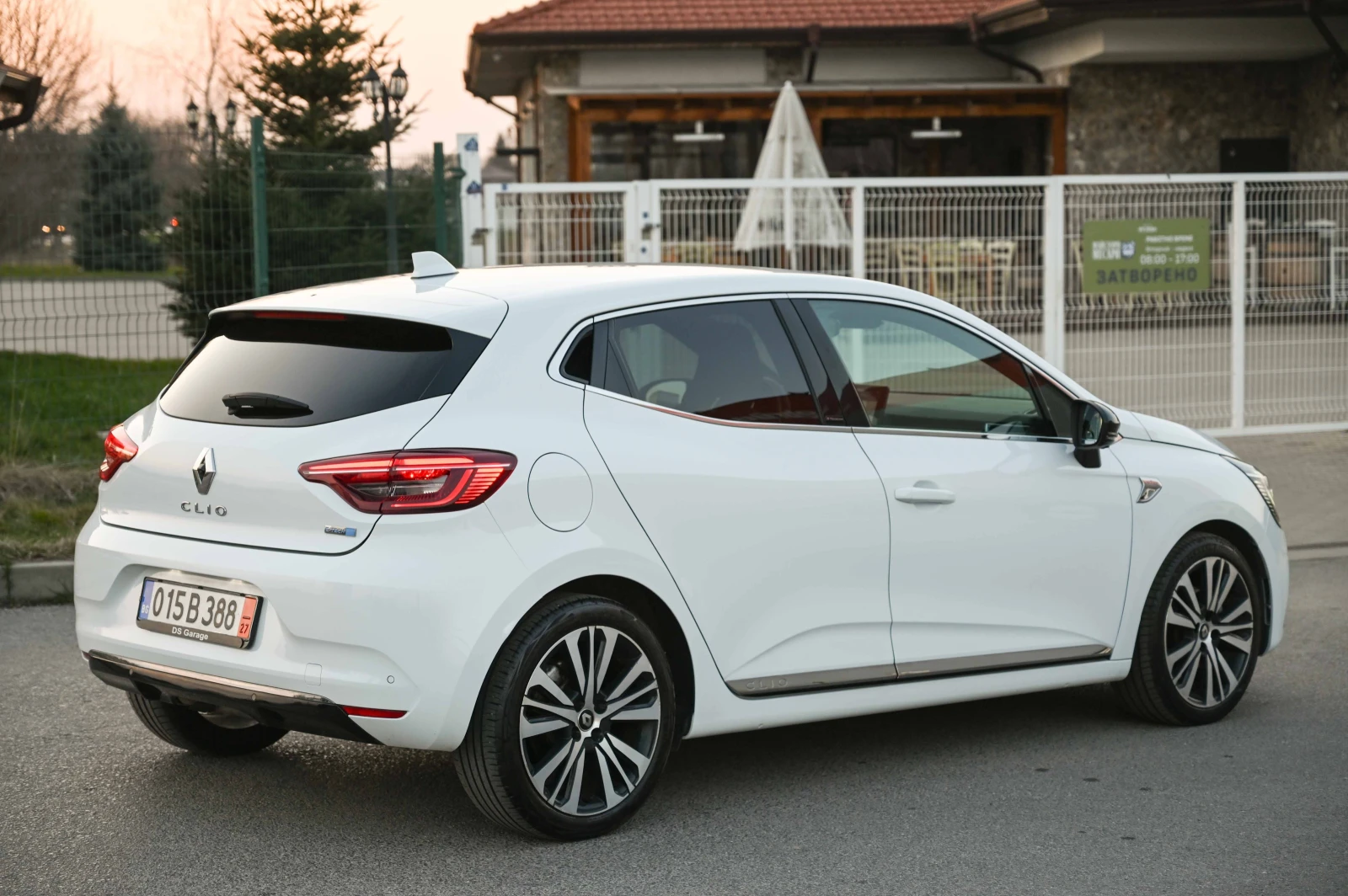 Renault Clio .6 E-techHybrid* INTIALE* FULL, снимка 6 - Автомобили и джипове - 55326225