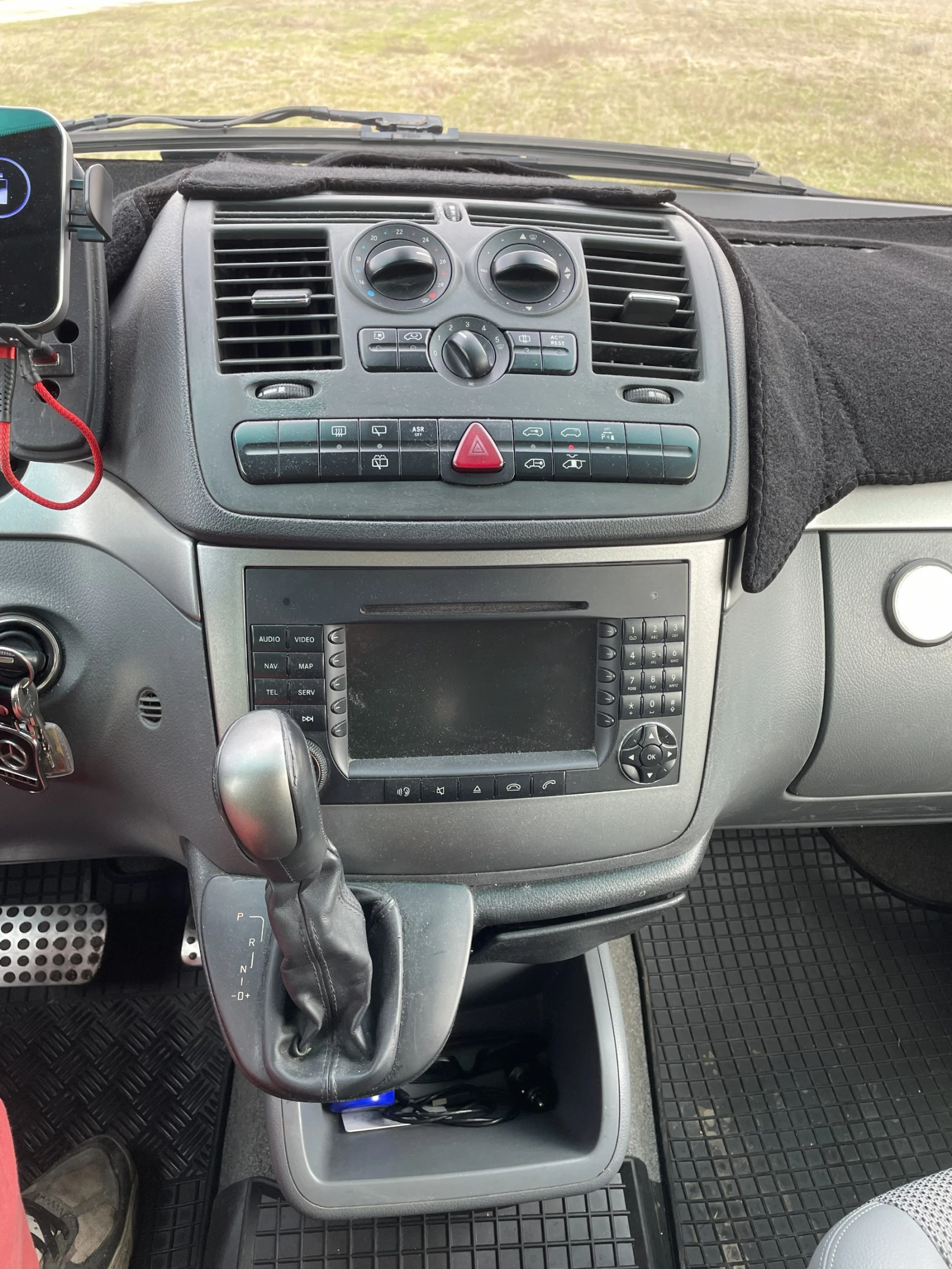 Mercedes-Benz Viano 2.2 CDI 150 hp, снимка 7 - Автомобили и джипове - 55554849