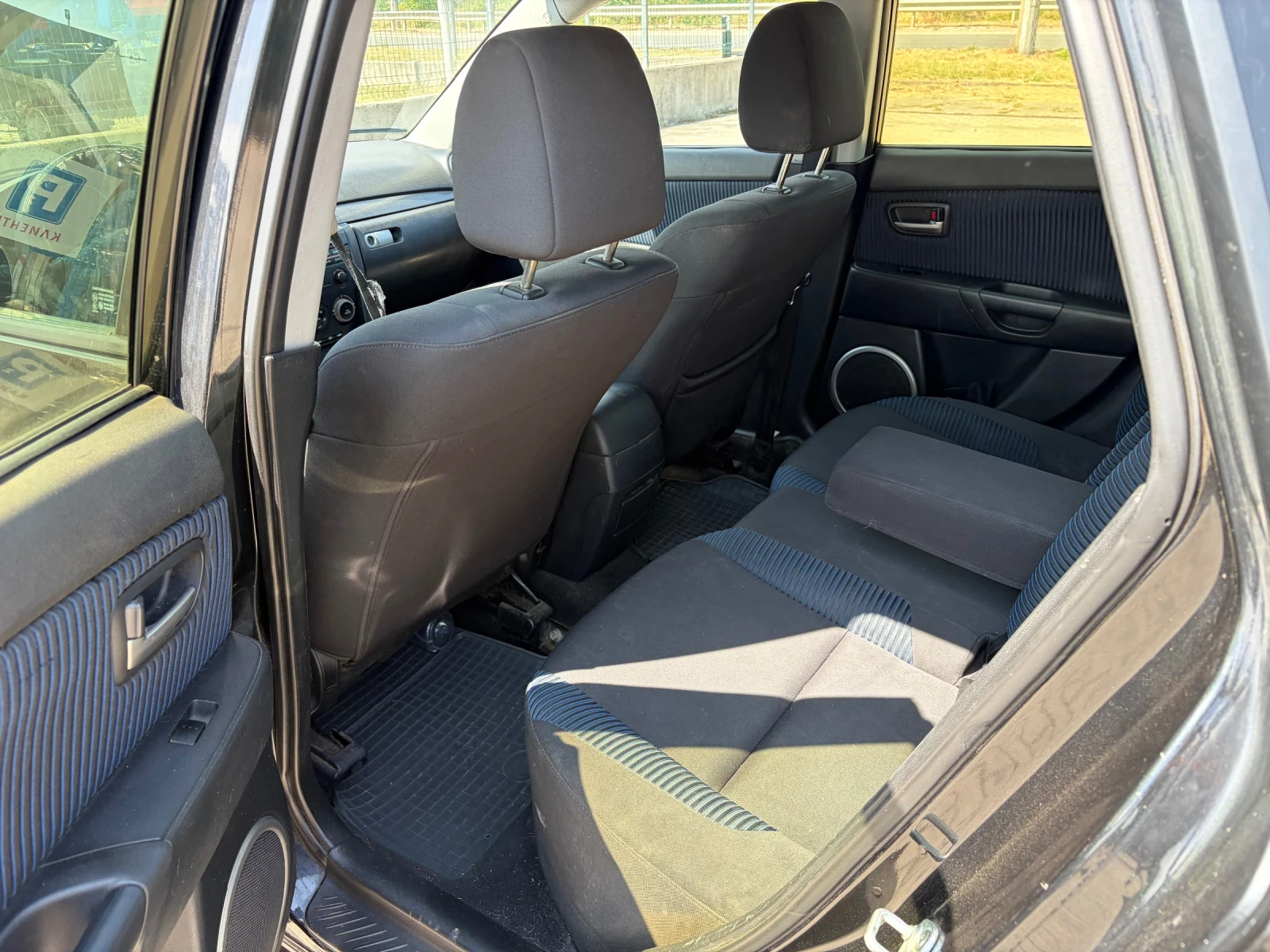 Mazda 3 2.0i КЛИМАТИК ЕЛ ПАКЕТ , снимка 9 - Автомобили и джипове - 55652538