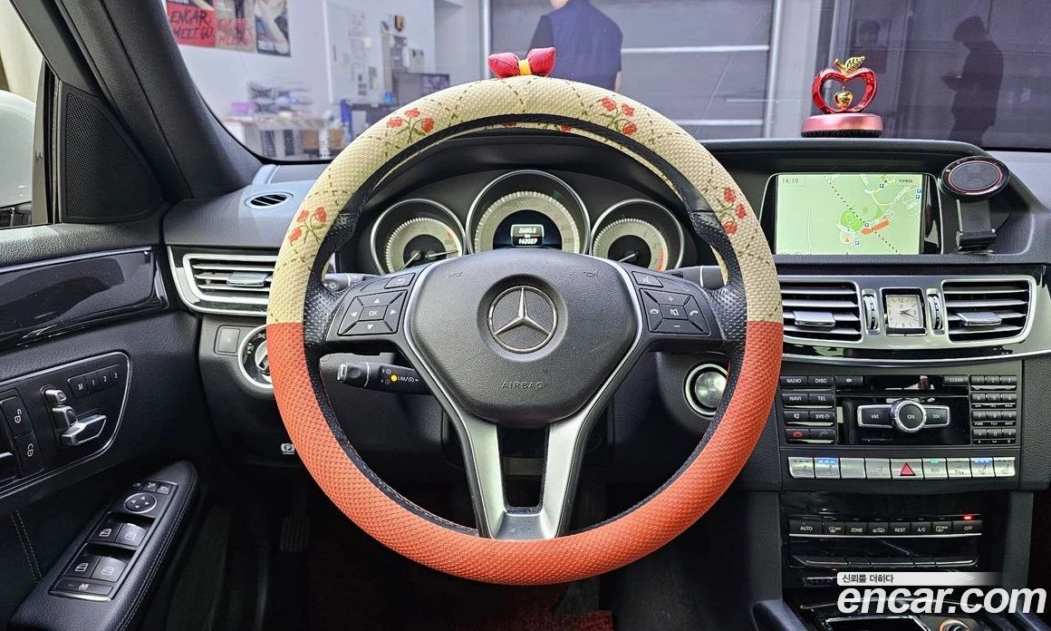 Mercedes-Benz E 350 E350 4MATIC Avantgarde, снимка 12 - Автомобили и джипове - 55685030