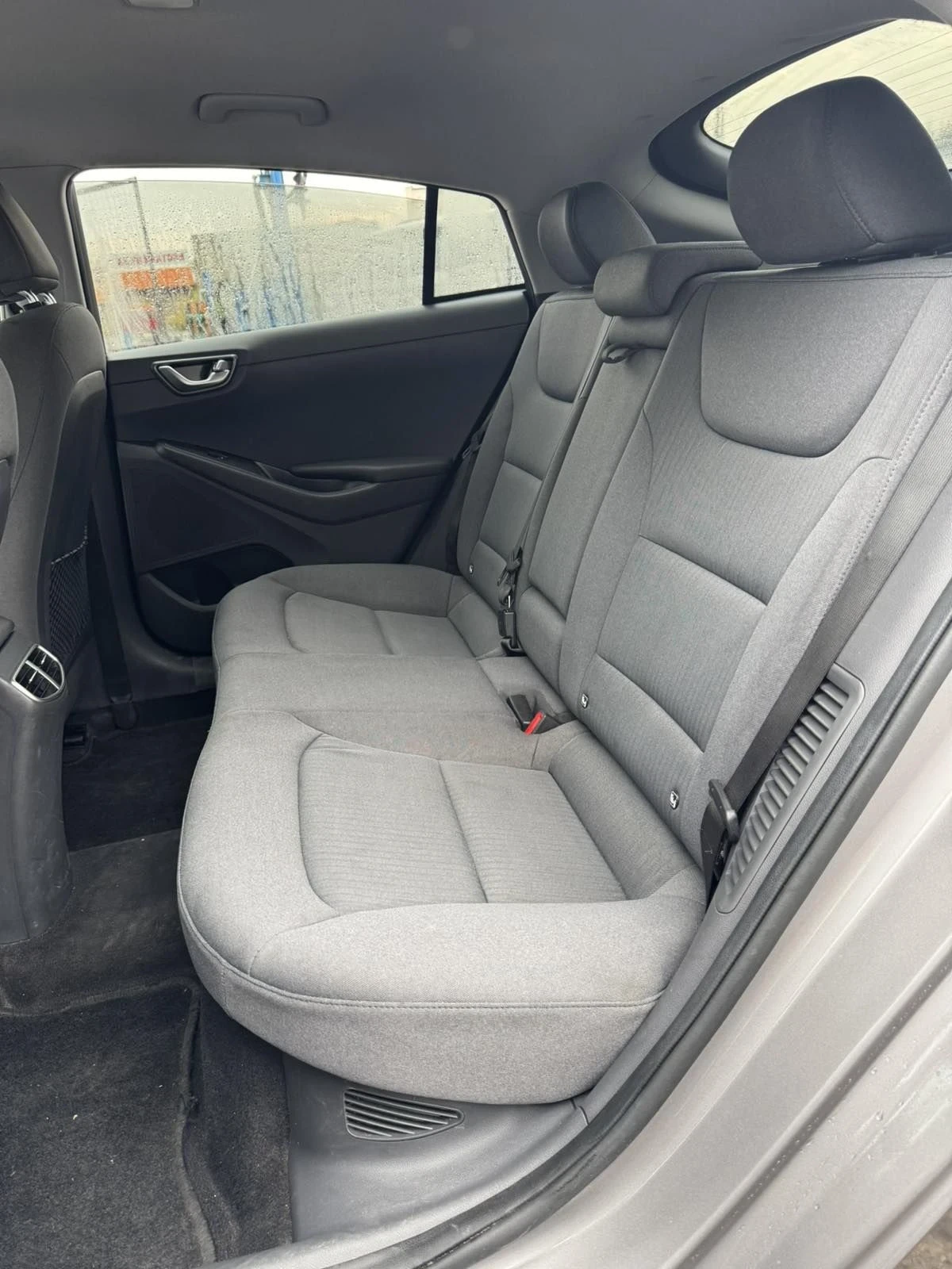 Hyundai Ioniq 1.6 Plug in hybrid * CAMERA * FULL LED * ACC * , снимка 15 - Автомобили и джипове - 55833206
