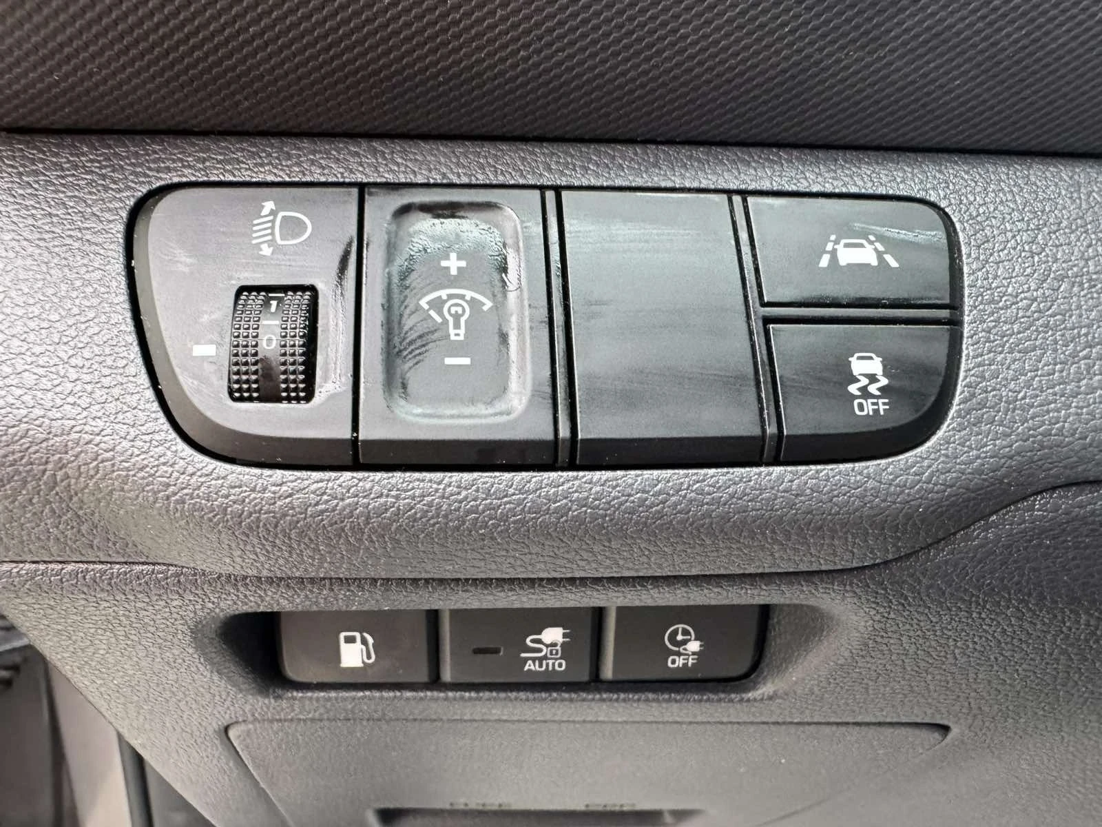 Hyundai Ioniq 1.6 Plug in hybrid * CAMERA * FULL LED * ACC * , снимка 14 - Автомобили и джипове - 55833206
