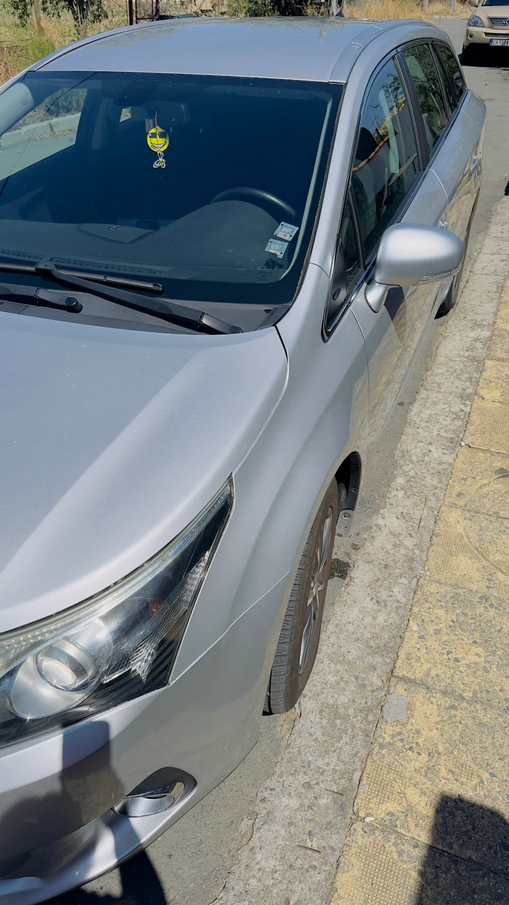 Toyota Avensis 2.0 i, снимка 2 - Автомобили и джипове - 55874076
