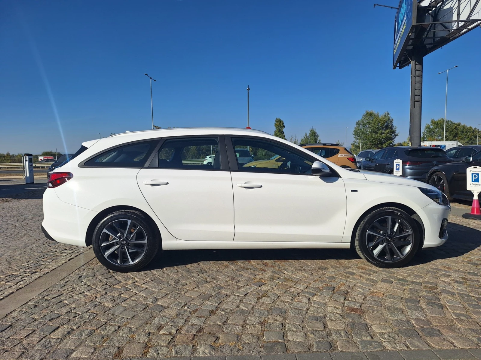 Hyundai I30 1.5 T-GDI/160�.�./48V Mild-Hybrid/7DCT/Trend | Mobile.bg � ����������� 8