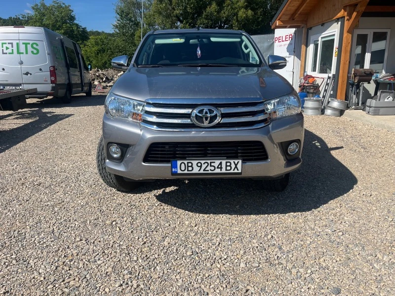 Toyota Hilux 2, 4 150кс, снимка 1 - Автомобили и джипове - 47042669