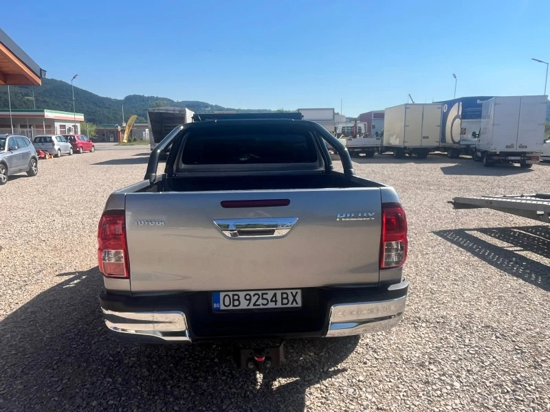 Toyota Hilux 2, 4 150кс, снимка 2 - Автомобили и джипове - 47042669