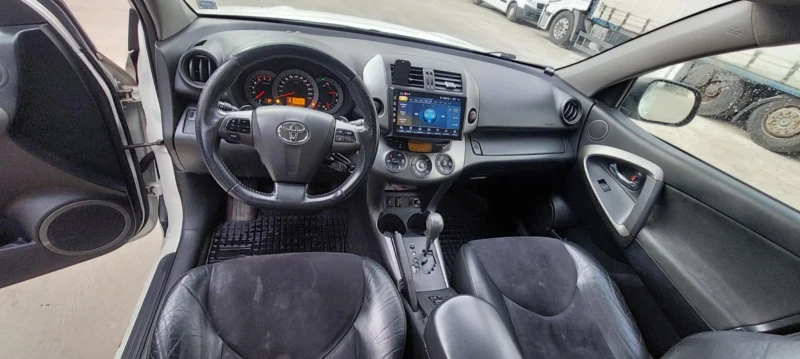 Toyota Rav4 2.2 D-CAT, снимка 13 - Автомобили и джипове - 47708284