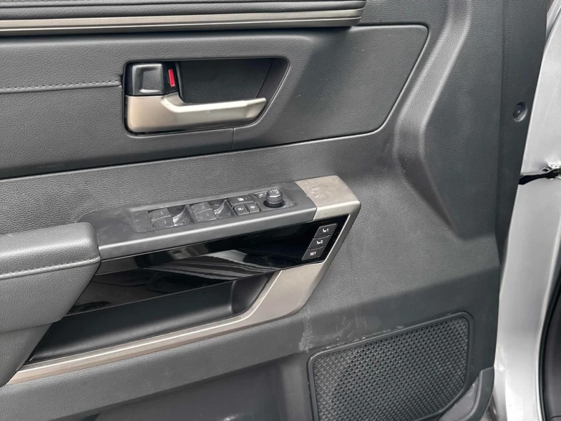 Toyota Tundra * Limited Hybrid * CARFAX * БЕЗ ПЪРВОНАЧАЛНА ВНОСК, снимка 13 - Автомобили и джипове - 52837628