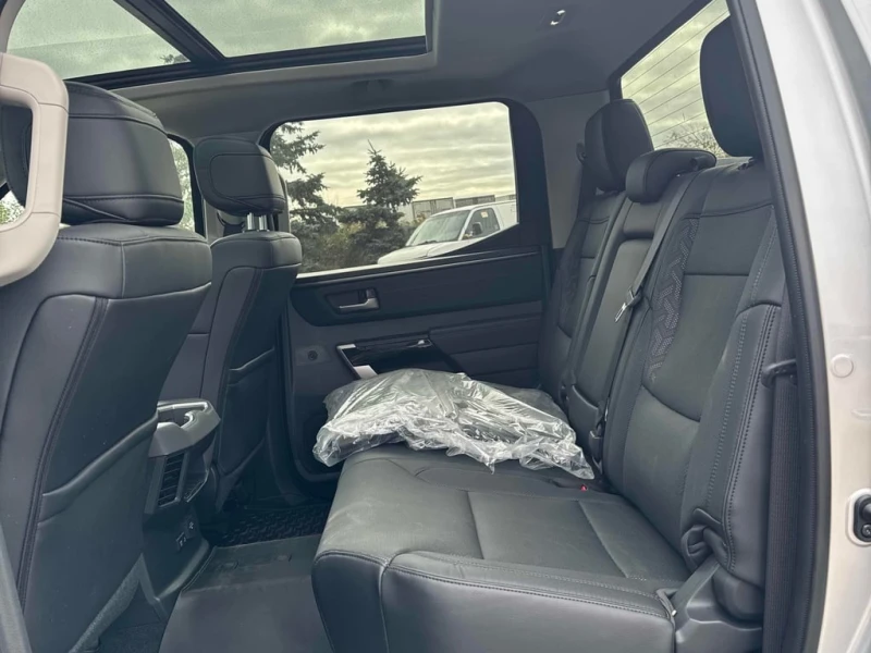 Toyota Tundra * Limited Hybrid * CARFAX * БЕЗ ПЪРВОНАЧАЛНА ВНОСК, снимка 12 - Автомобили и джипове - 52837628