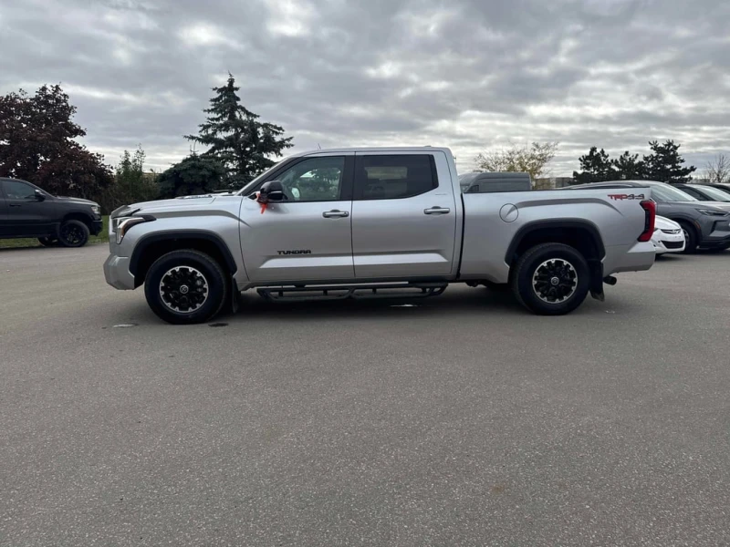 Toyota Tundra * Limited Hybrid * CARFAX * БЕЗ ПЪРВОНАЧАЛНА ВНОСК, снимка 2 - Автомобили и джипове - 52837628