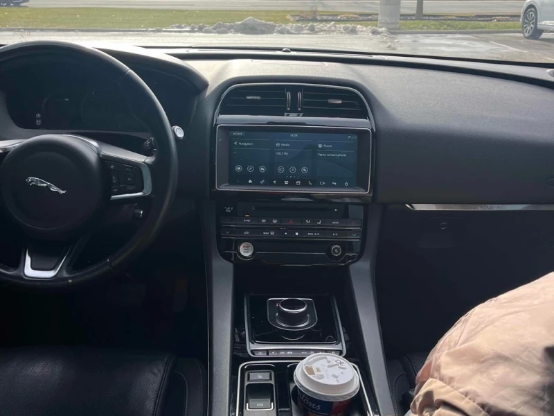 Jaguar F-PACE * Prestige * CARFAX * ЦЕНА ДО БГ, снимка 9 - Автомобили и джипове - 53382765