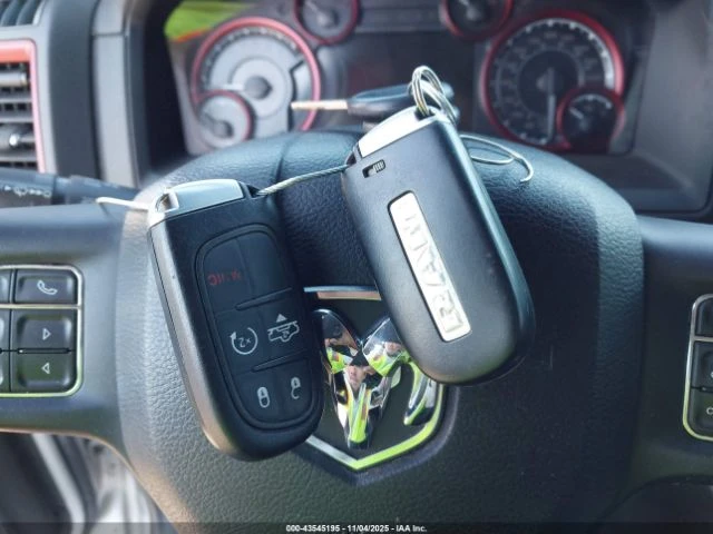 Dodge RAM 1500 REBEL 4X4 5&#39;7 CARFAX АВТО КРЕДИТ , снимка 15 - Автомобили и джипове - 52740569