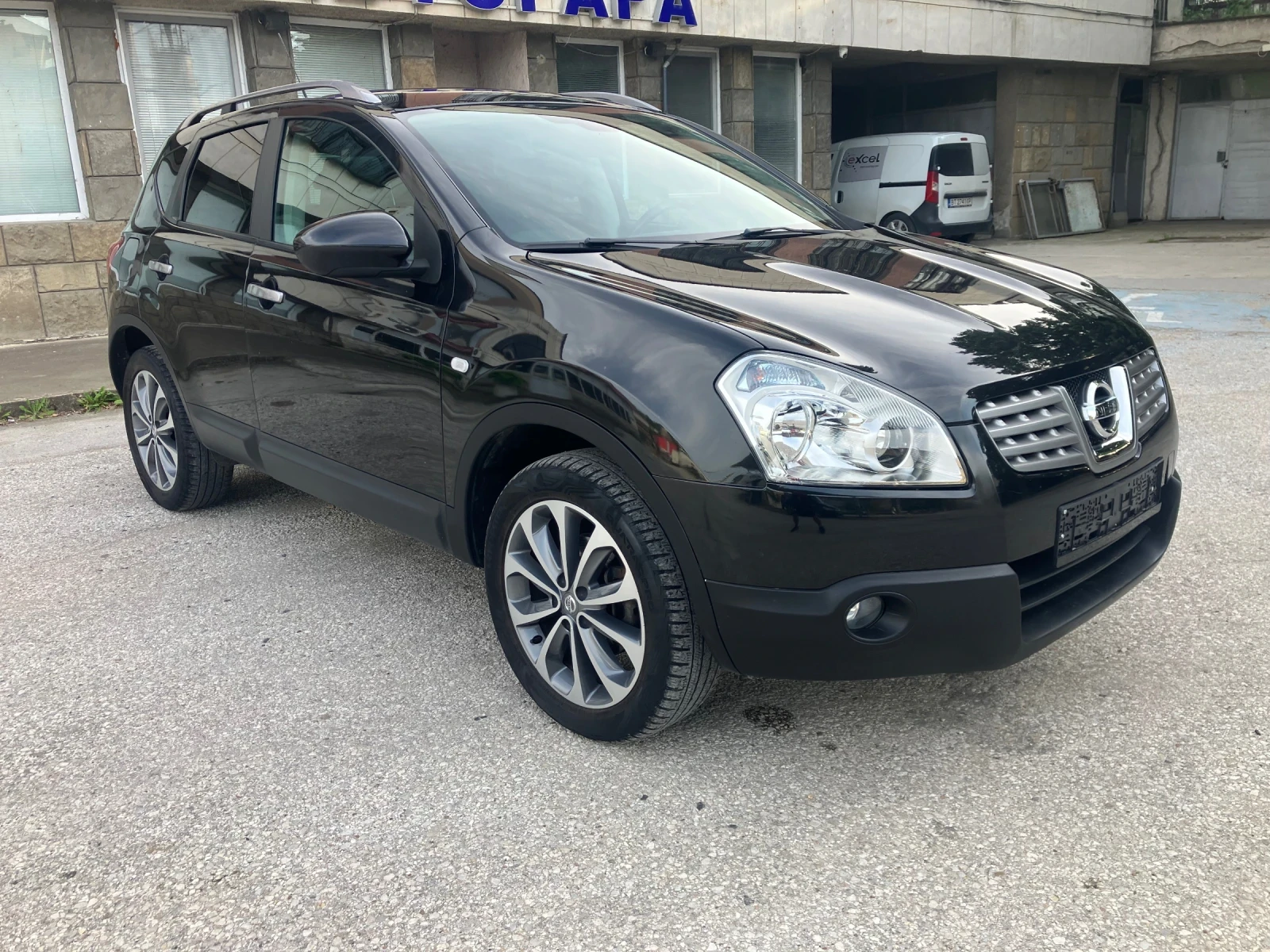 Nissan Qashqai 1.5DCI-Кожа-Панорама-нави, снимка 16 - Автомобили и джипове - 53565332