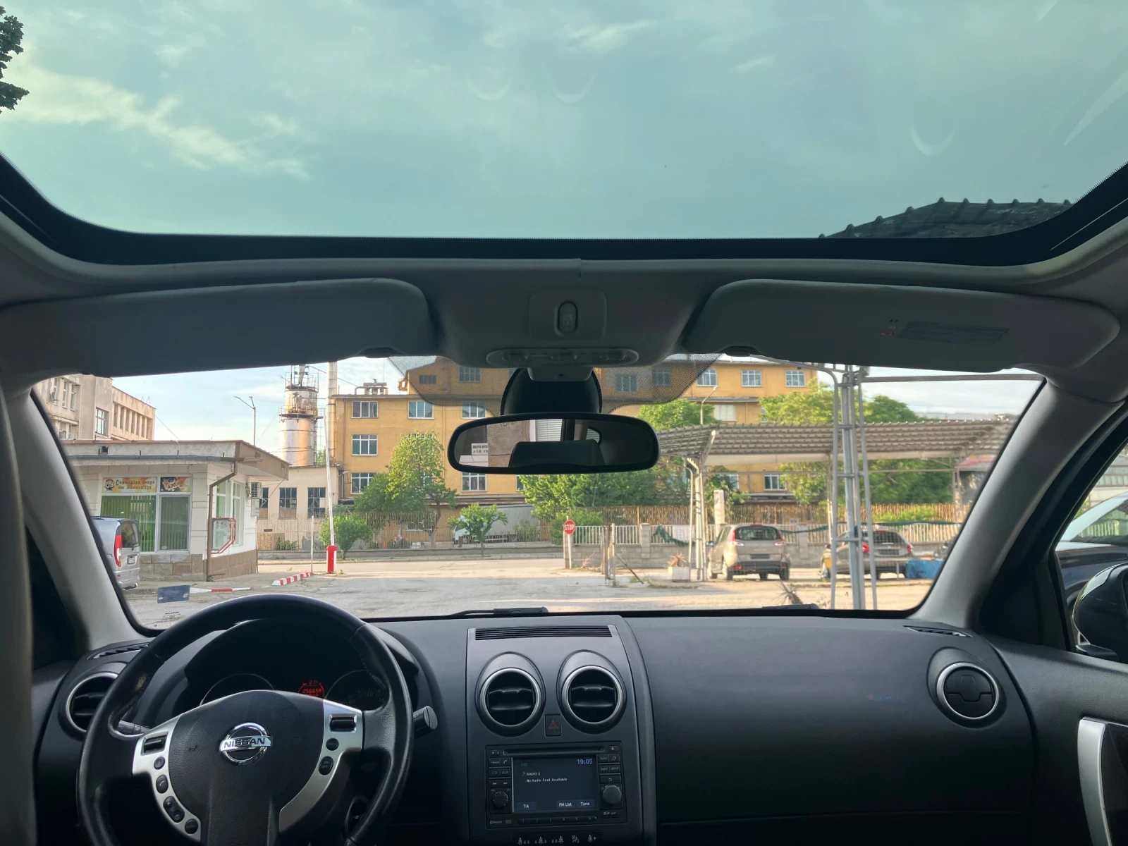 Nissan Qashqai 1.5DCI-Кожа-Панорама-нави, снимка 13 - Автомобили и джипове - 53565332
