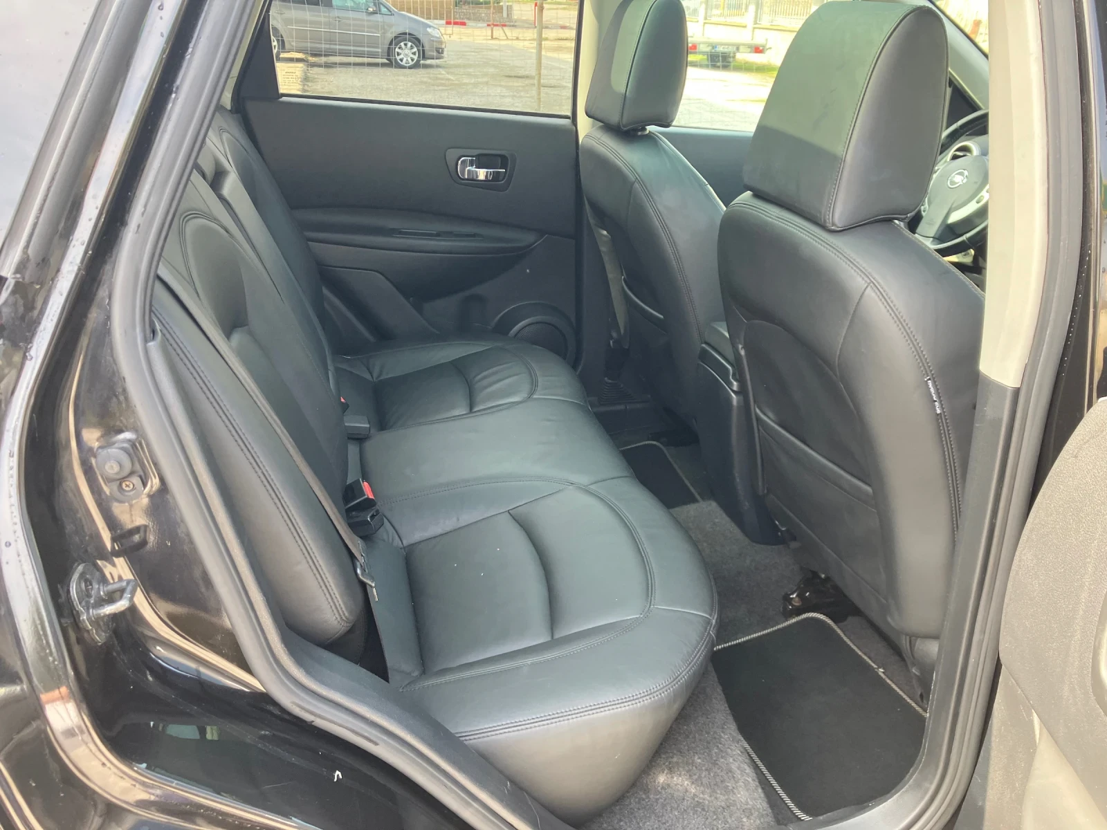 Nissan Qashqai 1.5DCI-Кожа-Панорама-нави, снимка 12 - Автомобили и джипове - 53565332