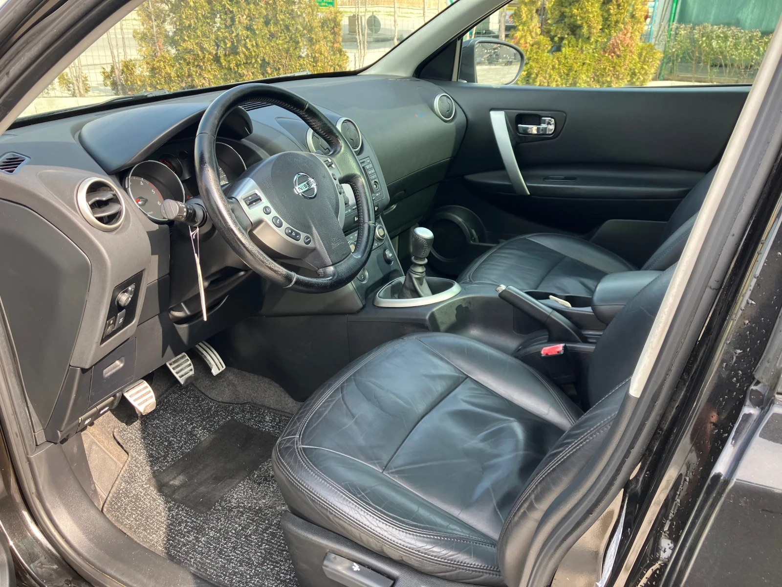 Nissan Qashqai 1.5DCI-Кожа-Панорама-нави, снимка 9 - Автомобили и джипове - 53565332