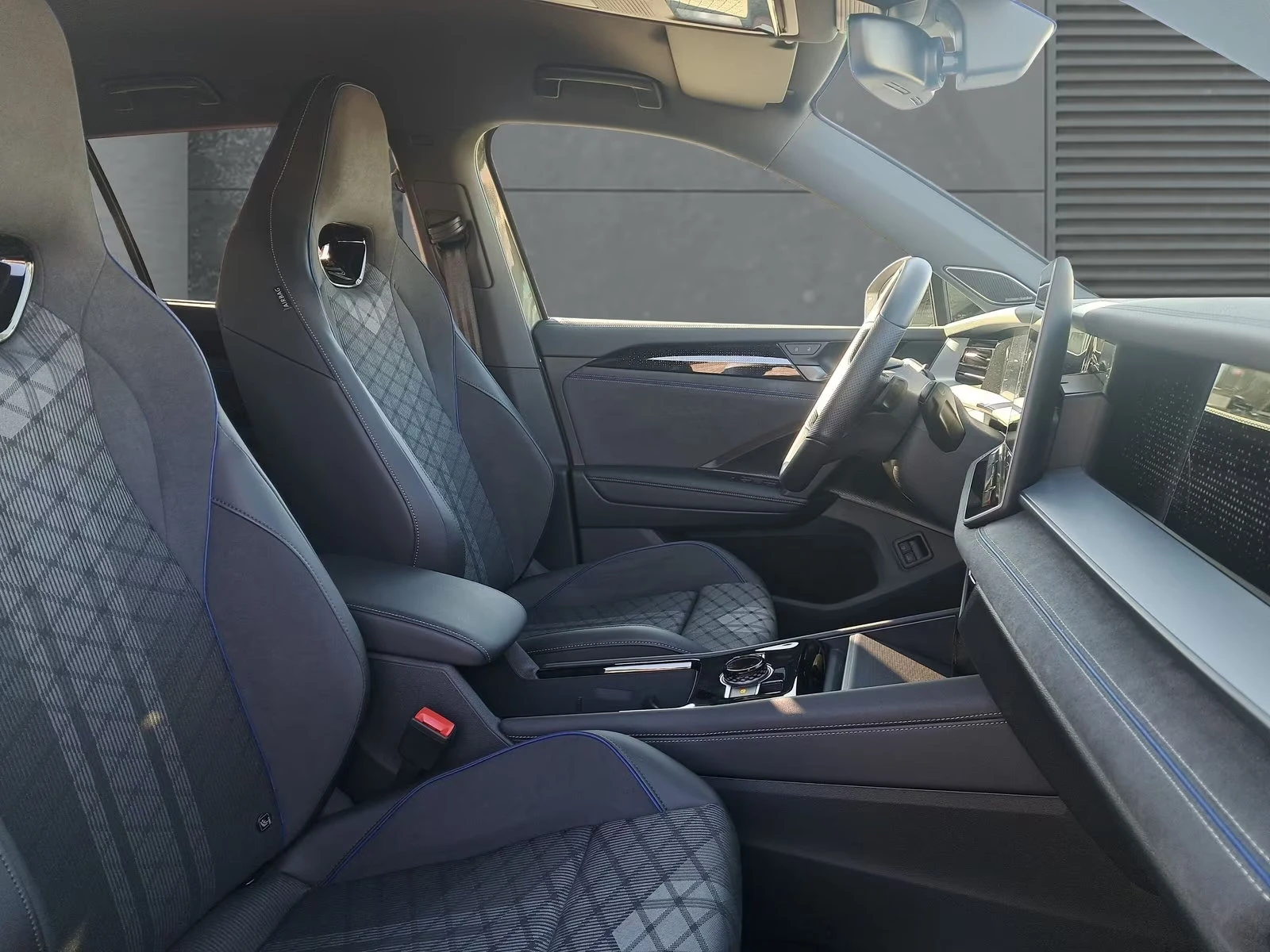 VW Tayron 1.5PHEV/204HP/RLINE/MASSAGE/360/ACC/LED/AMBI/124z | Mobile.bg � ����������� 11