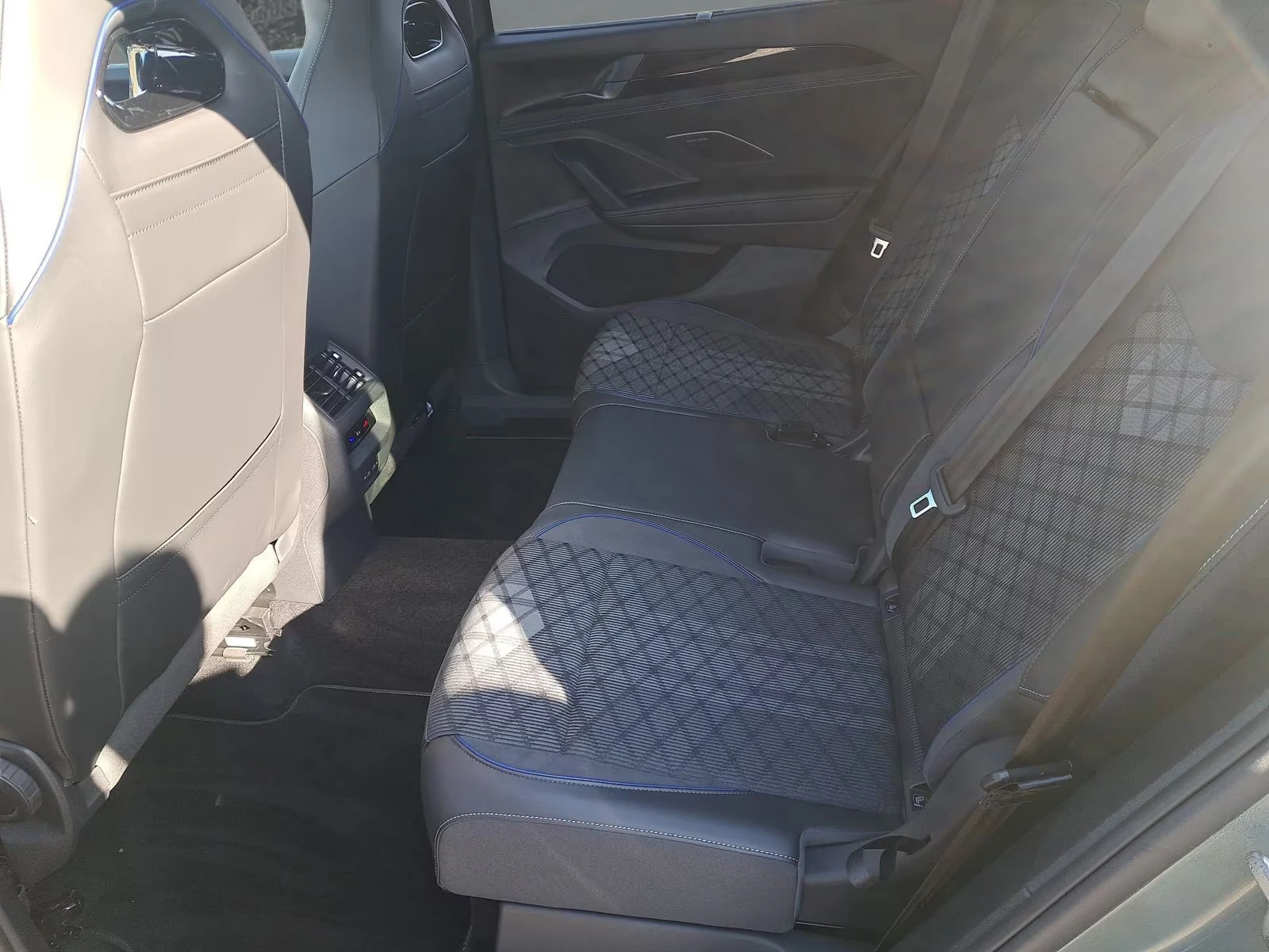 VW Tayron 1.5PHEV/204HP/RLINE/MASSAGE/360/ACC/LED/AMBI/124z | Mobile.bg � ����������� 12