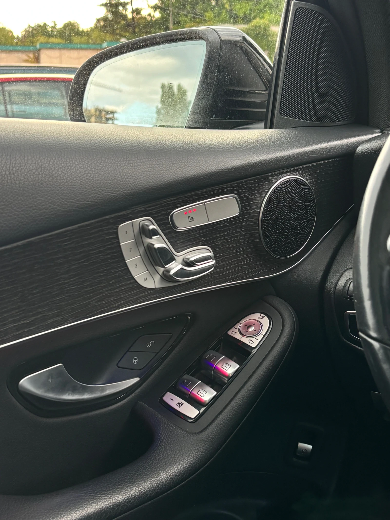 Mercedes-Benz GLC 300 GLC 300 4 MATIC, снимка 9 - Автомобили и джипове - 55398217