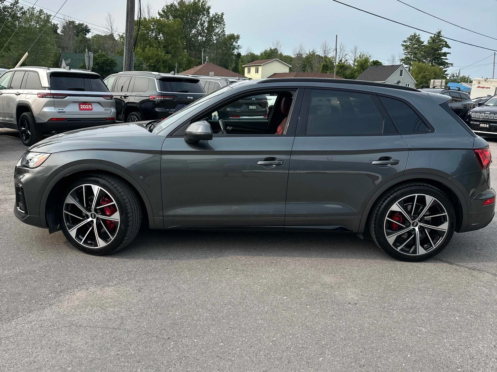 Audi SQ5 * Technik * DIS * 360 * DIGITAL * B&O, снимка 2 - Автомобили и джипове - 55837776