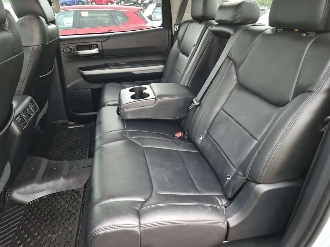 Toyota Tundra 5.7 V8 * CREWMAX SR5 * AWD * CARFAX *  | Mobile.bg � ����������� 11