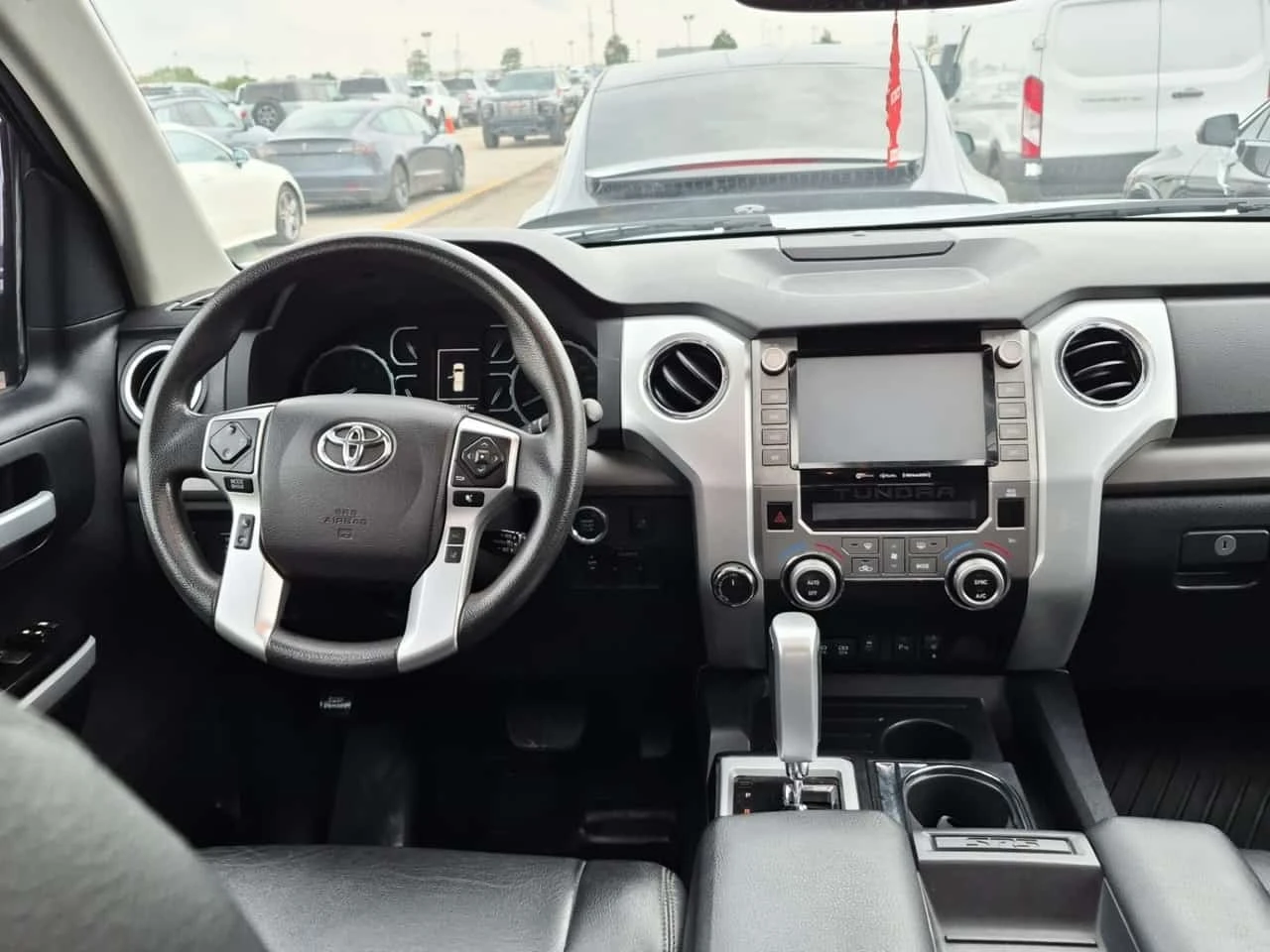 Toyota Tundra 5.7 V8 * CREWMAX SR5 * AWD * CARFAX *  | Mobile.bg � ����������� 10